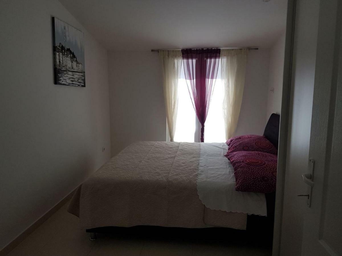 Dijana Apartment *