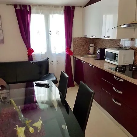 Apartment Dijana Kastela Exterior photo