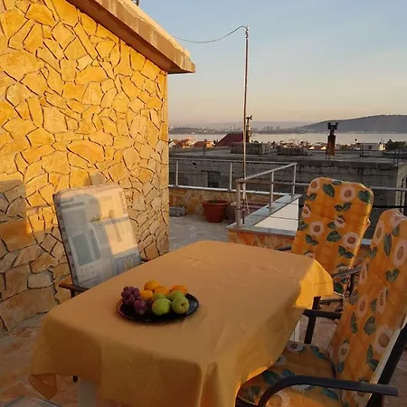 Apartment Dijana Kastela Exterior photo
